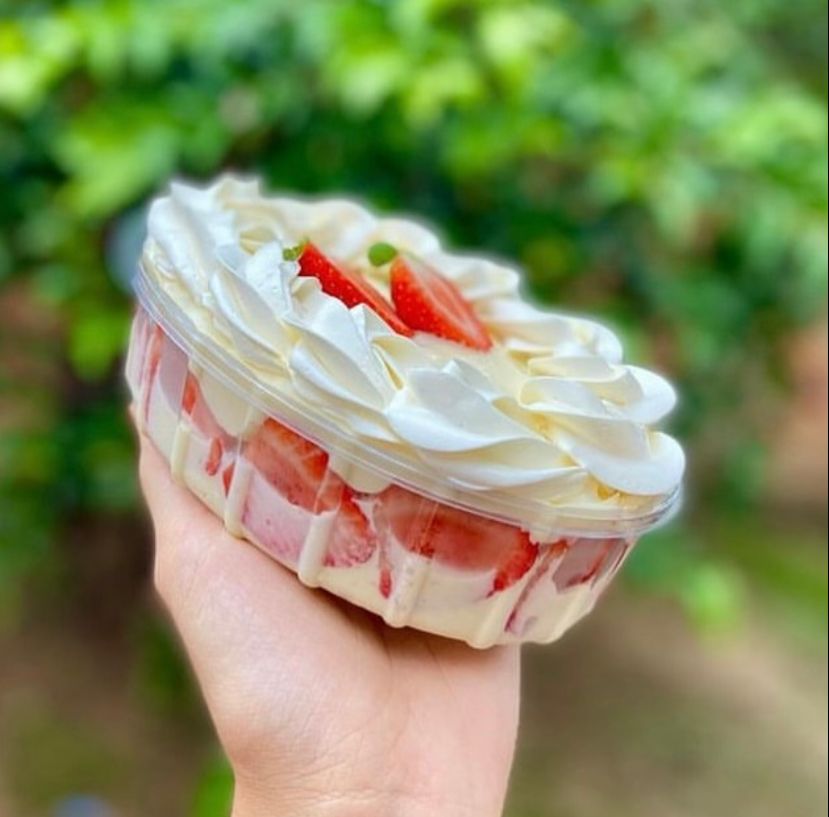 Torta Ninho com Morango
